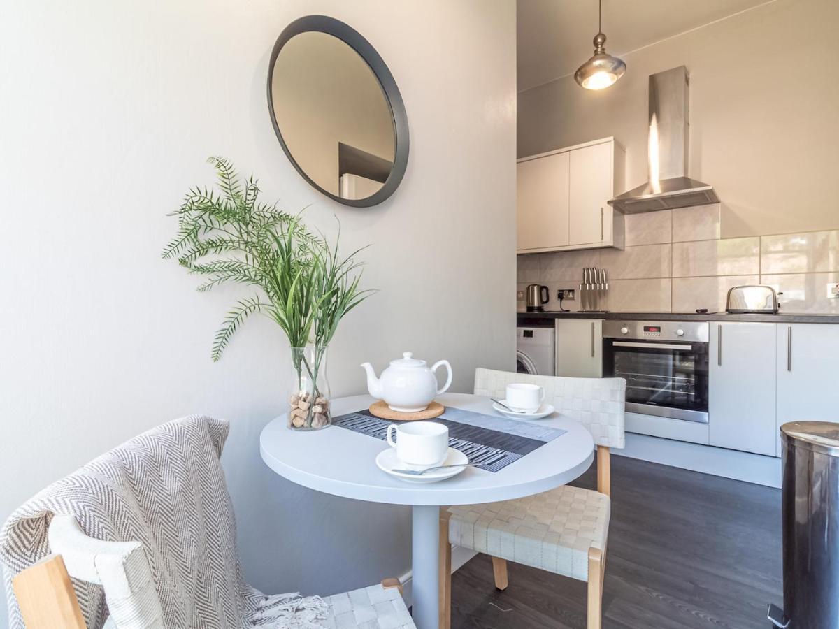 Pass The Keys Spacious And Homely Flat On The Royal Mile Edimburgo Exterior foto