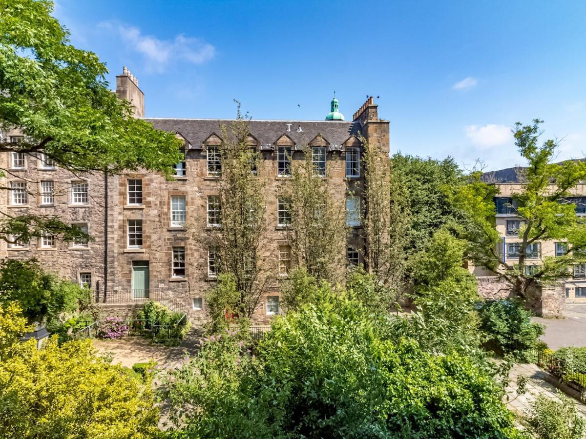 Pass The Keys Spacious And Homely Flat On The Royal Mile Edimburgo Exterior foto